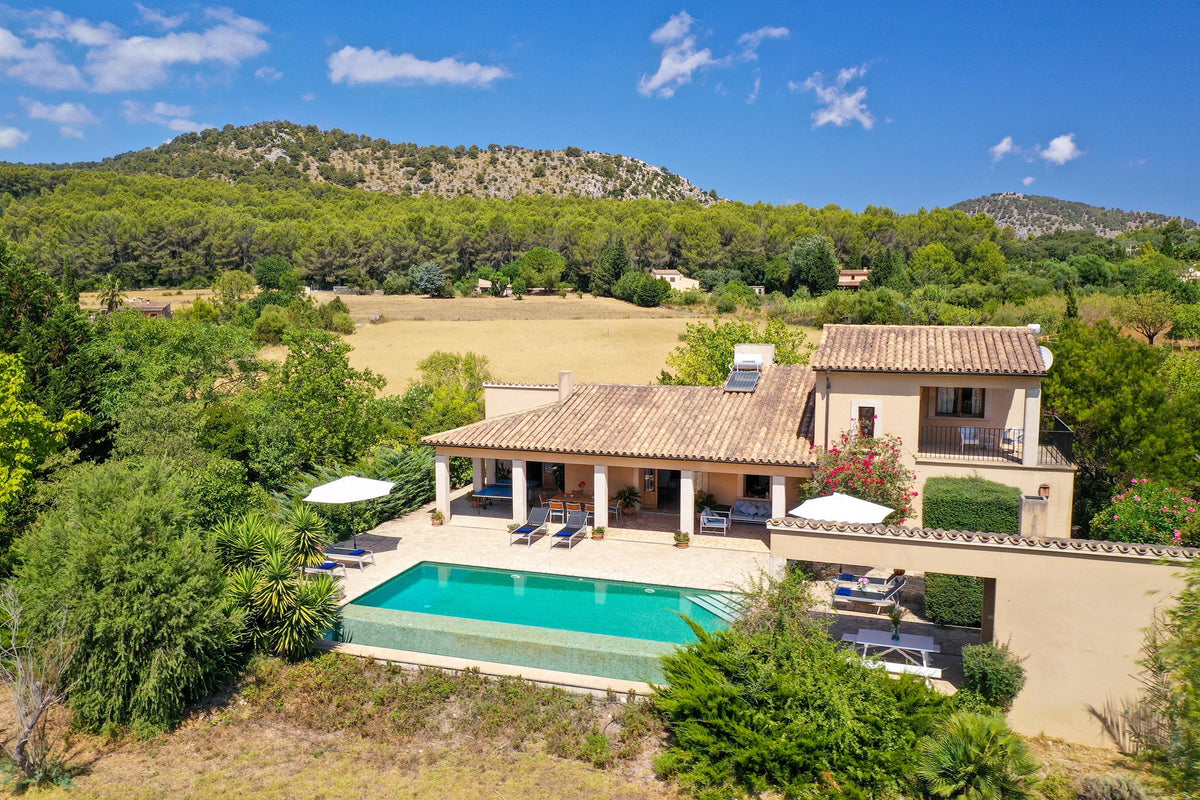 Pool der Villa Olas bei Pollença, Mallorca