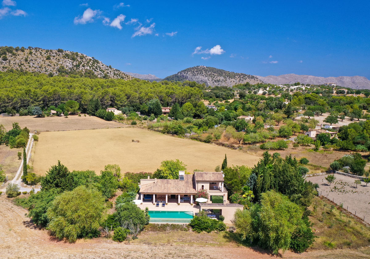 Pool der Villa Olas bei Pollença, Mallorca