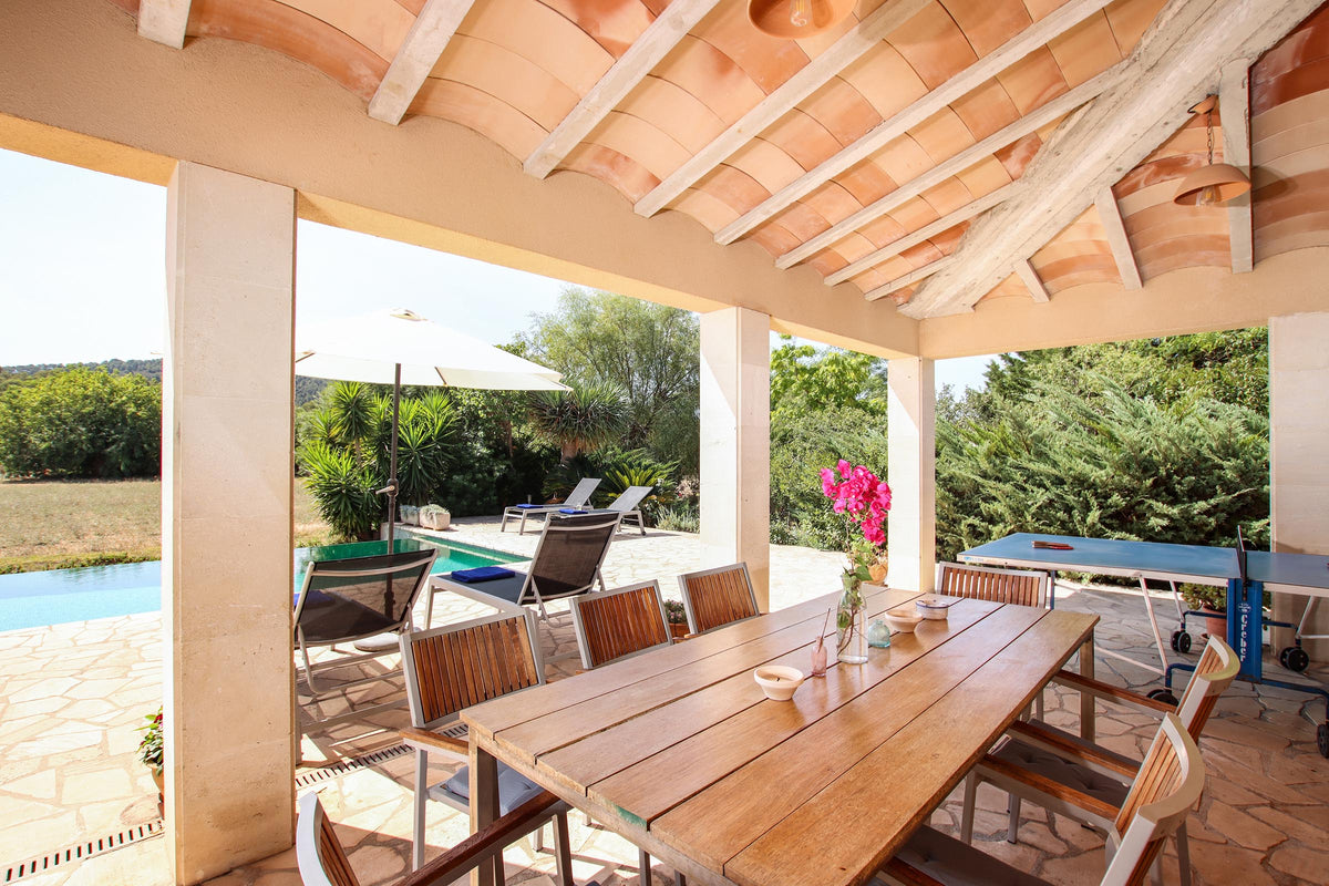 Terrasse der Villa Olas bei Pollença, Mallorca