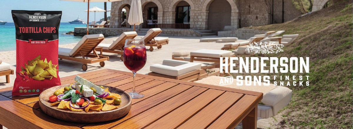 Tortilla-Chips und Sangria am Pool – WOW BAR Mallorca