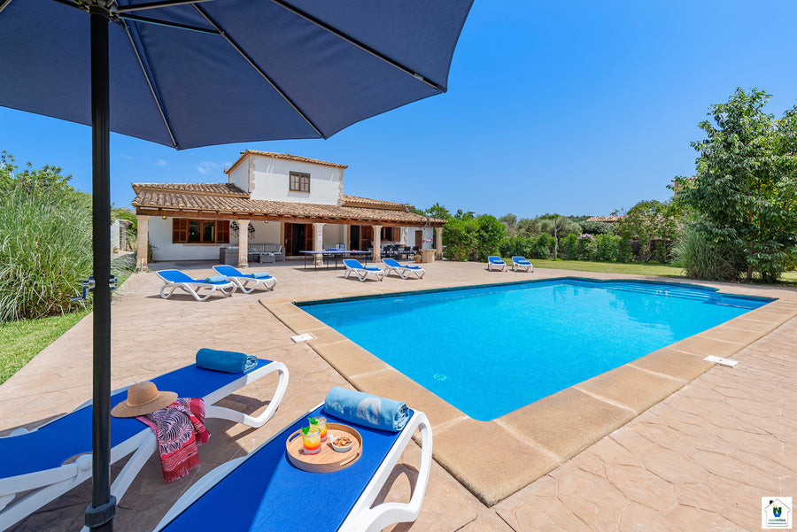 Außenansicht der Villa Orquídea bei Pollença, Mallorca