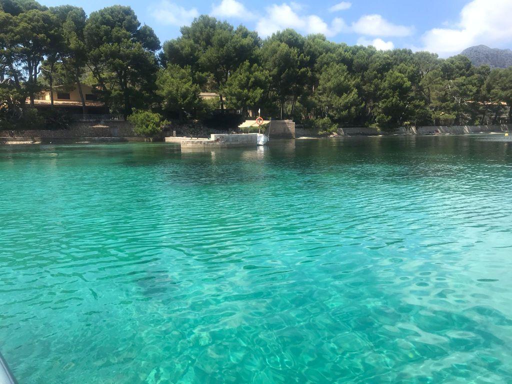 Mit dem Boot entlang der Halbinsel Formentor