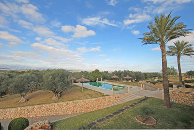Blick in die Landschaft vom Grundstück des Ferienhauses Grandina bei Ariany, Mallorca