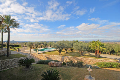 Blick in die Landschaft vom Grundstück des Ferienhauses Grandina bei Ariany, Mallorca