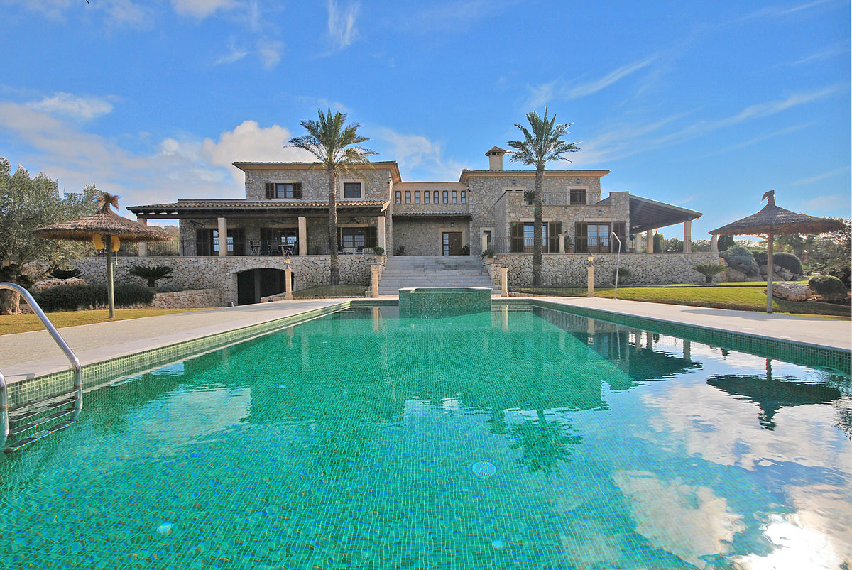Privater Pool des Ferienhauses Grandina bei Ariany, Mallorca