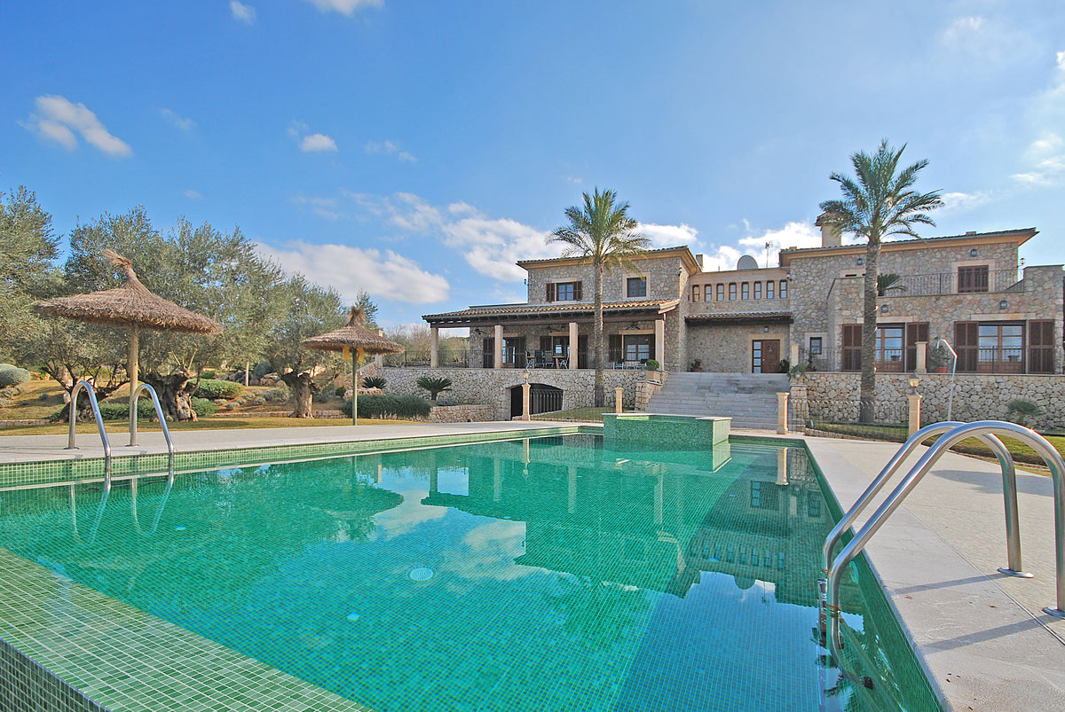 Privater Pool des Ferienhauses Grandina bei Ariany, Mallorca