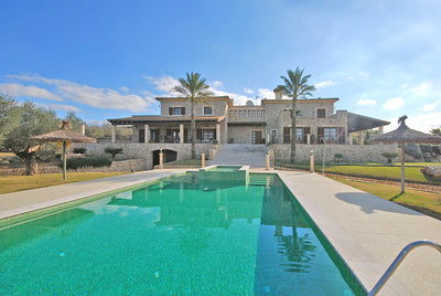 Poolbereich des Ferienhauses Grandina bei Ariany, Mallorca