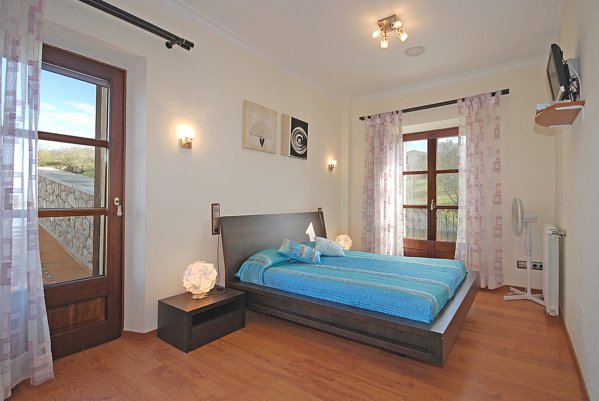 Schlafzimmer des Ferienhauses Grandina bei Ariany, Mallorca