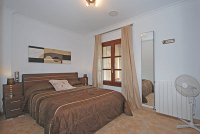 Blick ins Schlafzimmer des Ferienhauses Grandina bei Ariany, Mallorca