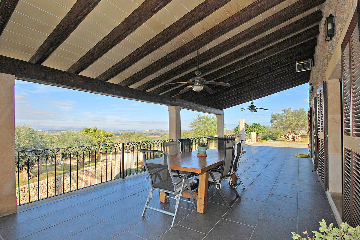 Sitzbereich auf der Terrasse – Ferienhaus Grandina bei Ariany, Mallorca