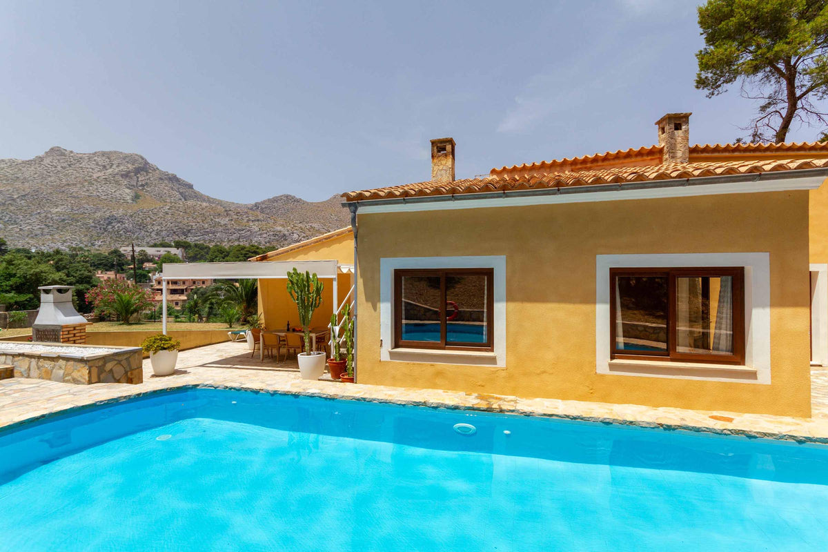 Pool der Finca Amapola bei Cala Sant Vicenç, Mallorca