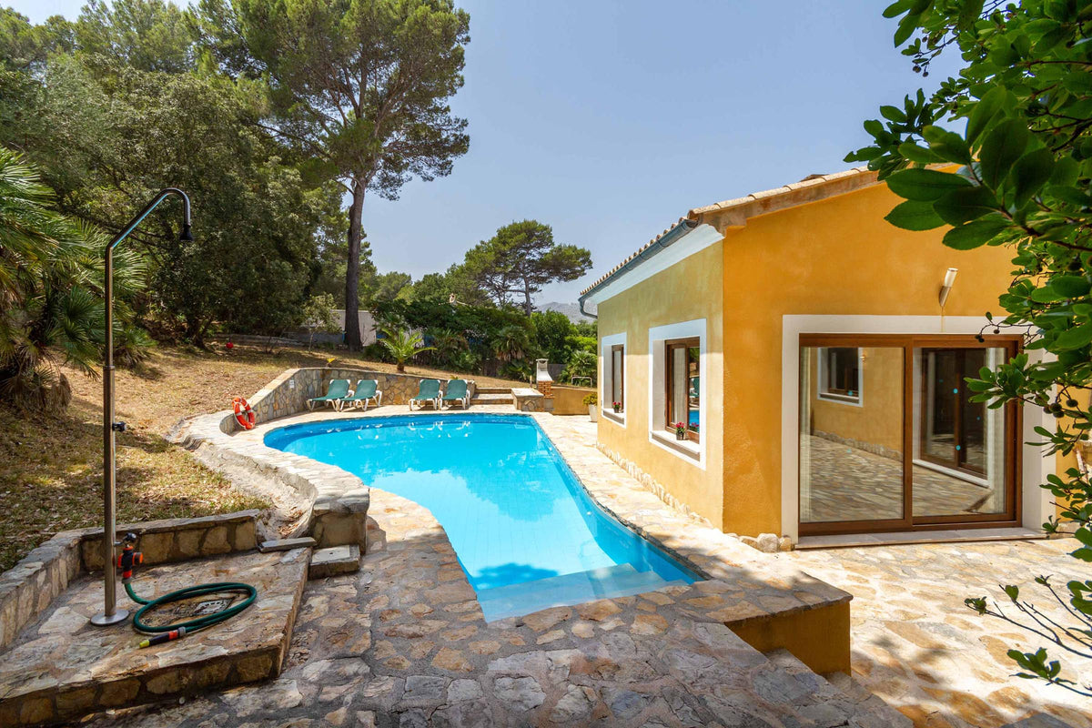 Pool der Finca Amapola bei Cala Sant Vicenç, Mallorca