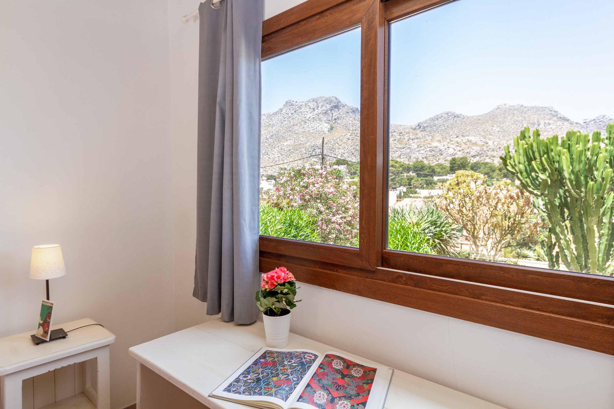 Schlafzimmer der Finca Amapola bei Cala Sant Vicenç, Mallorca