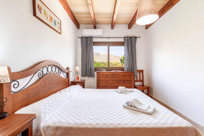 Schlafzimmer der Finca Amapola bei Cala Sant Vicenç, Mallorca