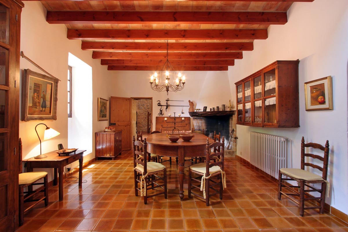 Essbereich der Finca Can Besso bei Pollença, Mallorca