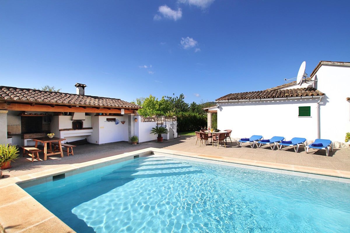 Pool der Finca Can Maravella bei Pollença, Mallorca
