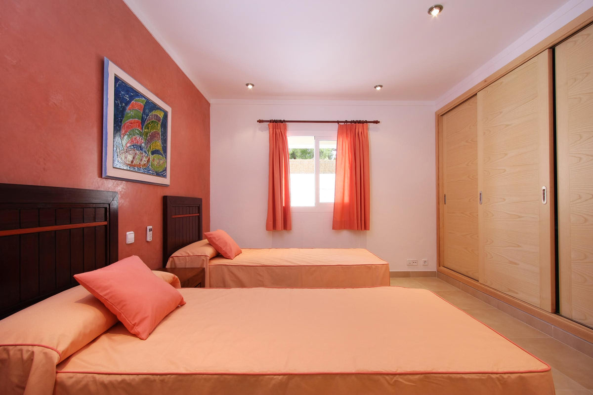 Schlafzimmer der Finca Can Medina bei Cala Sant Vicenç, Mallorca