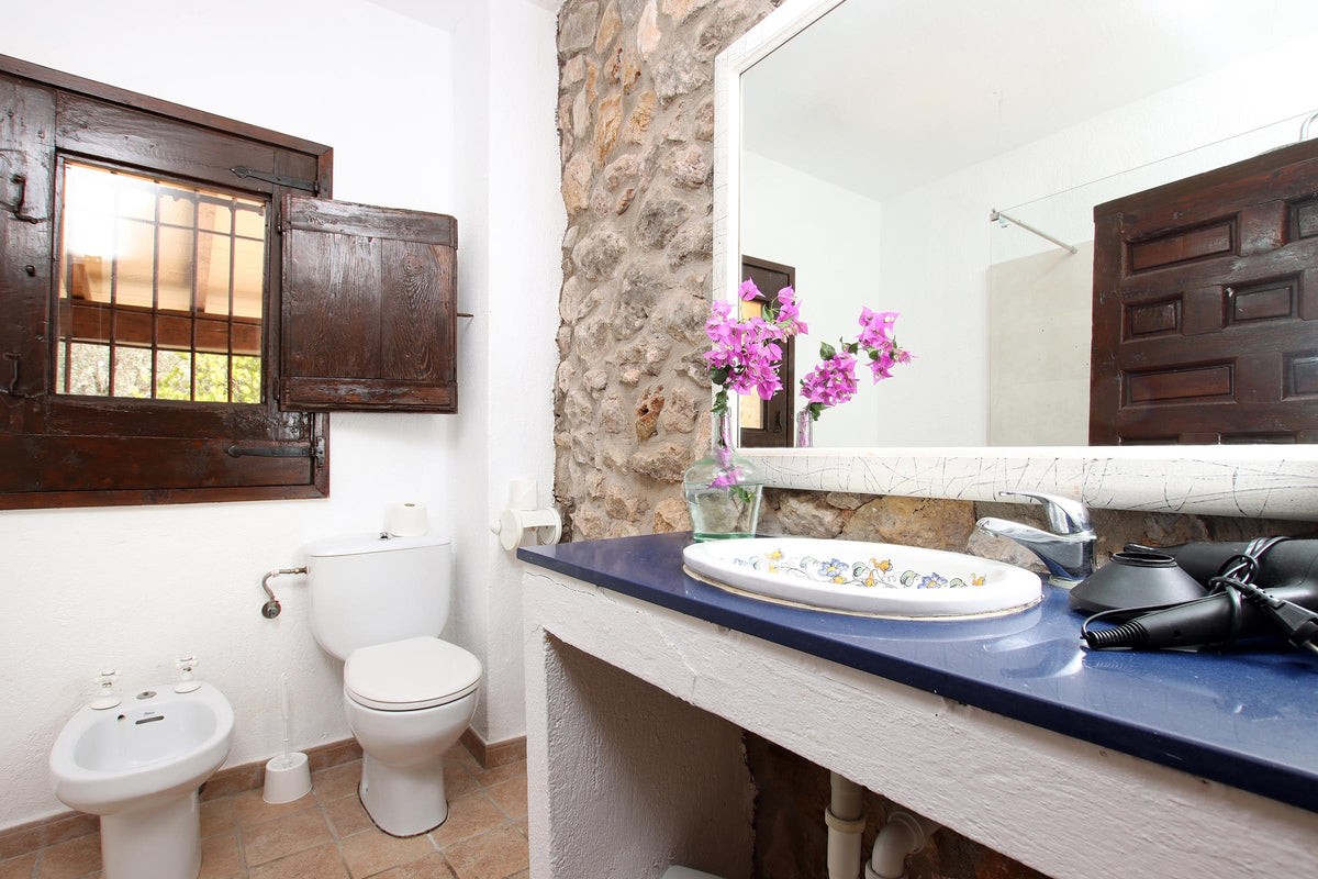 Badezimmer der Finca Cas Coronet bei Cala Sant Vicenç, Mallorca