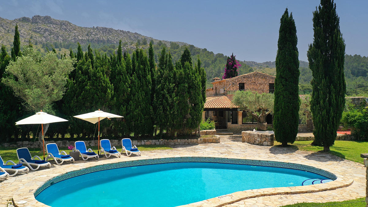 Pool der Finca Cas Coronet bei Cala Sant Vicenç, Mallorca