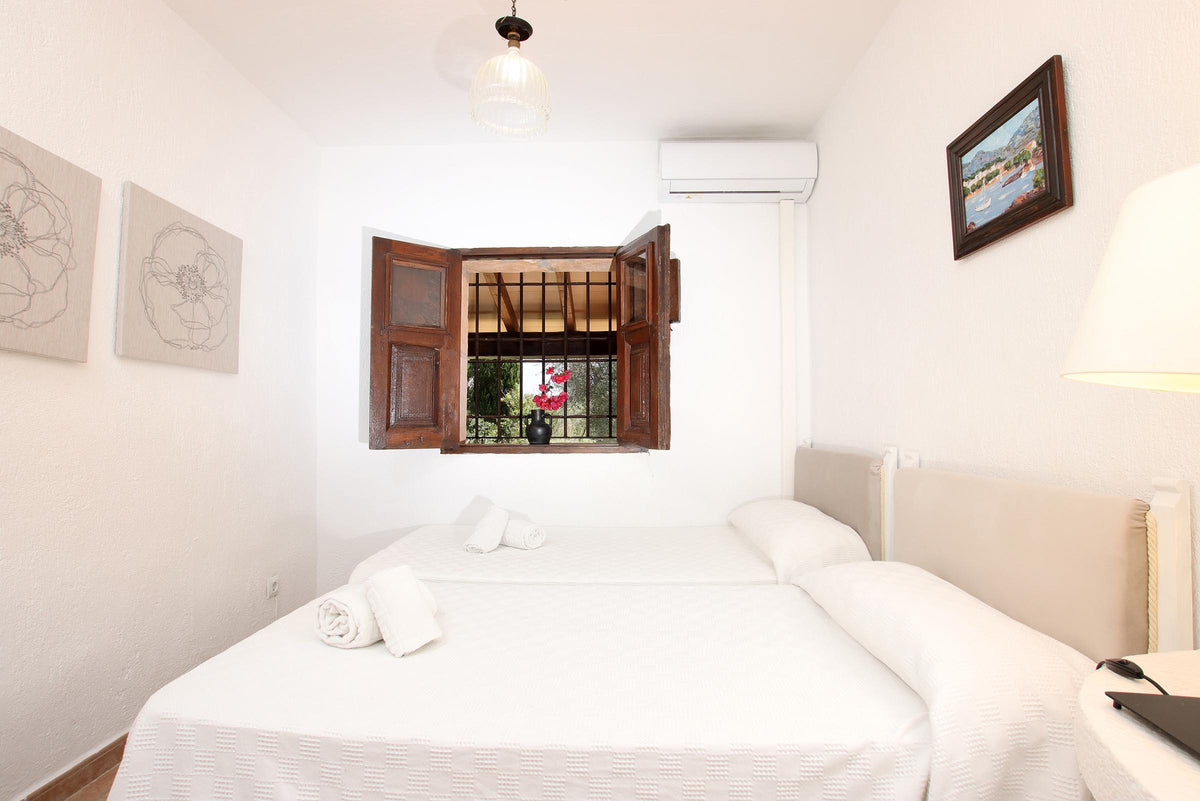Schlafzimmer der Finca Cas Coronet bei Cala Sant Vicenç, Mallorca