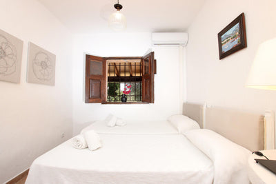 Schlafzimmer der Finca Cas Coronet bei Cala Sant Vicenç, Mallorca