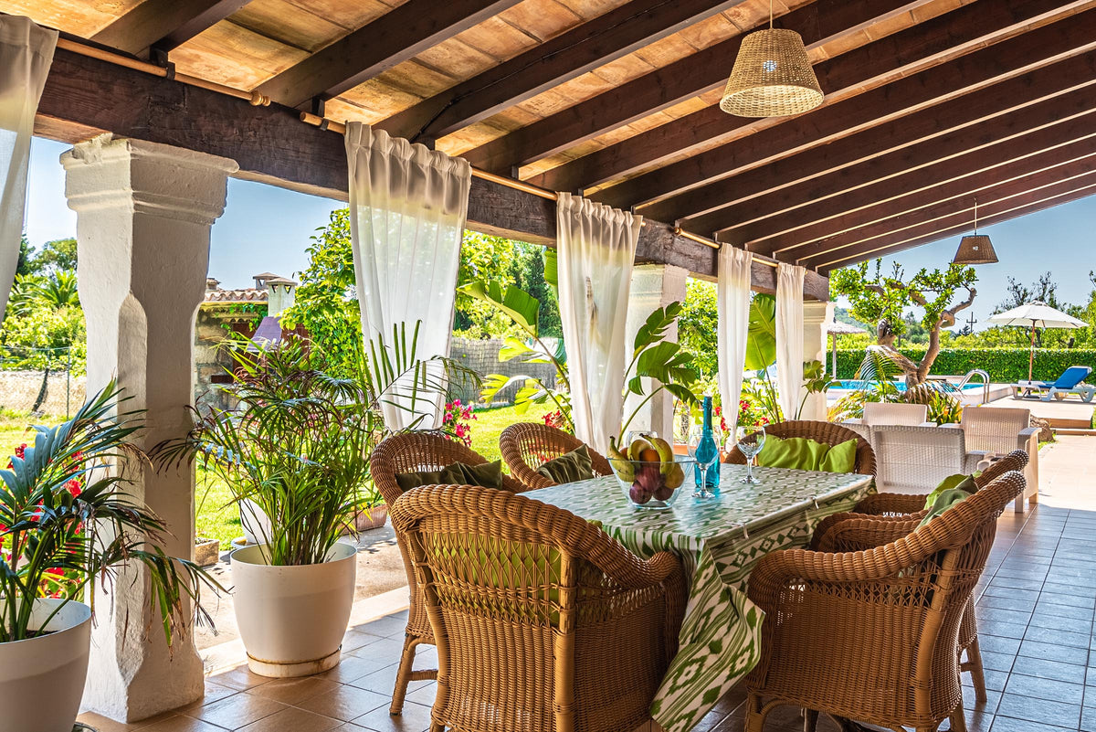 Terrasse der Finca Celestia bei Pollença, Mallorca