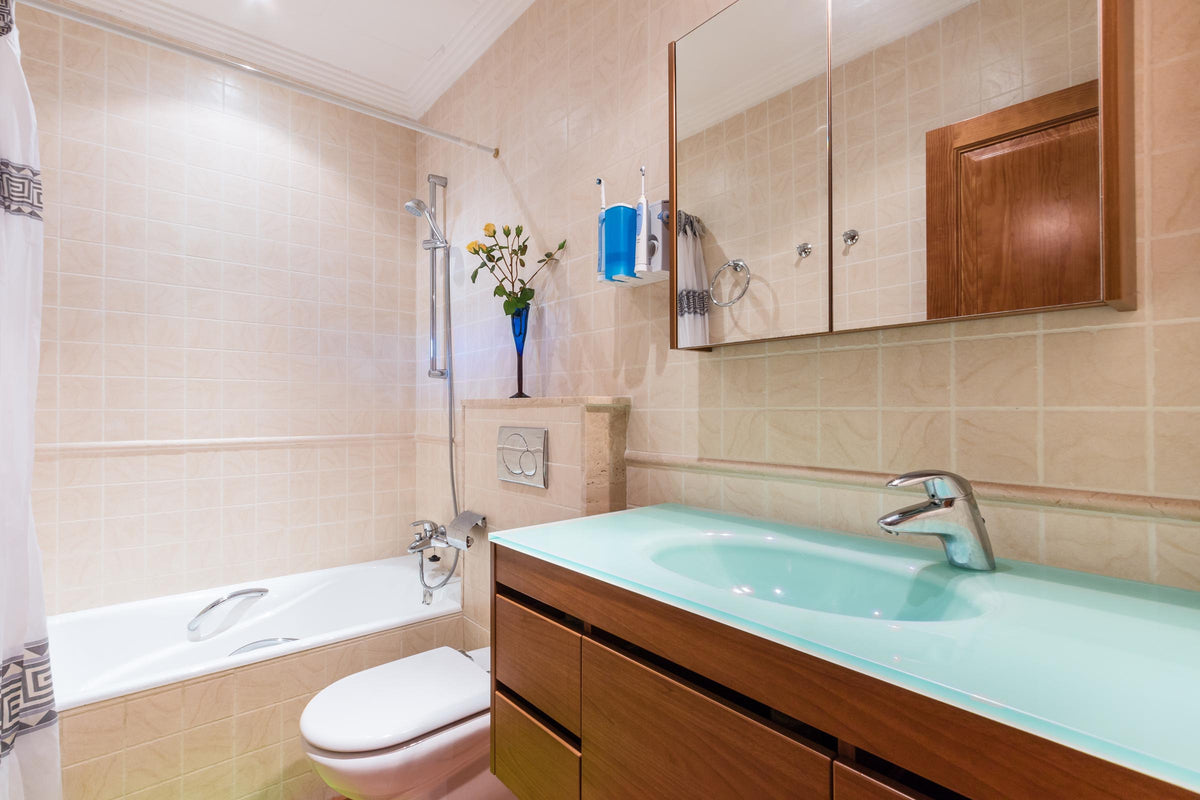 Badezimmer der Finca Es Caparo bei Búger, Mallorca
