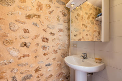 Badezimmer der Finca Es Caparo bei Búger, Mallorca