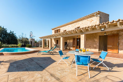 Pool der Finca Es Caparo bei Búger, Mallorca