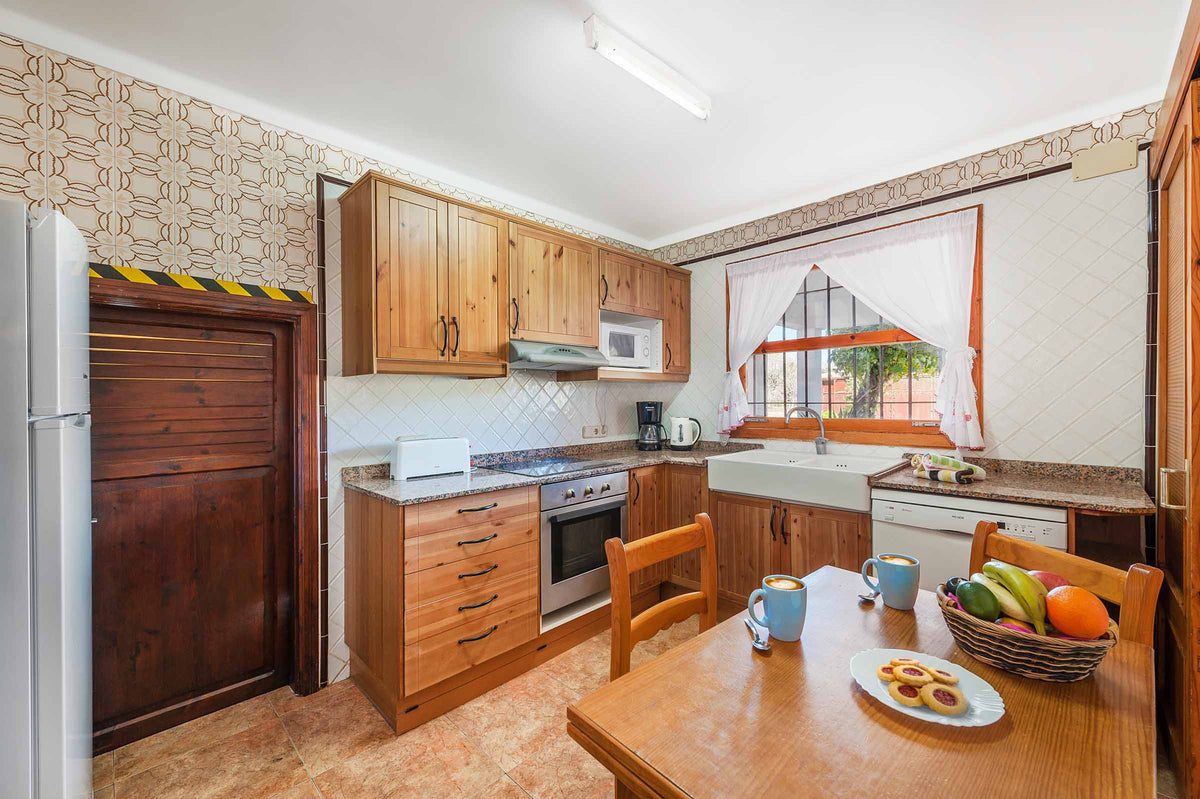 Küche der Finca Es Palmerar bei Port de Pollença, Mallorca
