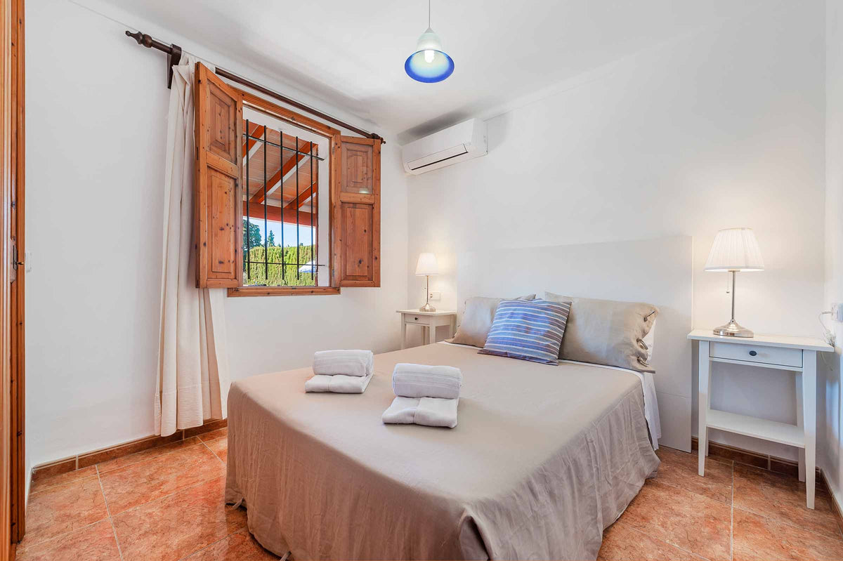 Schlafzimmer der Finca Es Palmerar bei Port de Pollença, Mallorca