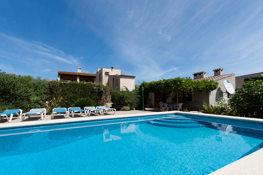Pool der Finca Es Panadet bei Pollença, Mallorca
