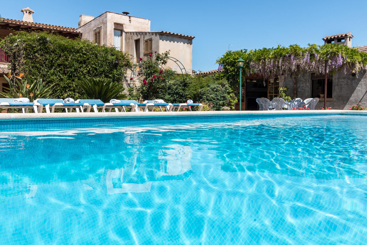 Pool der Finca Es Panadet bei Pollença, Mallorca