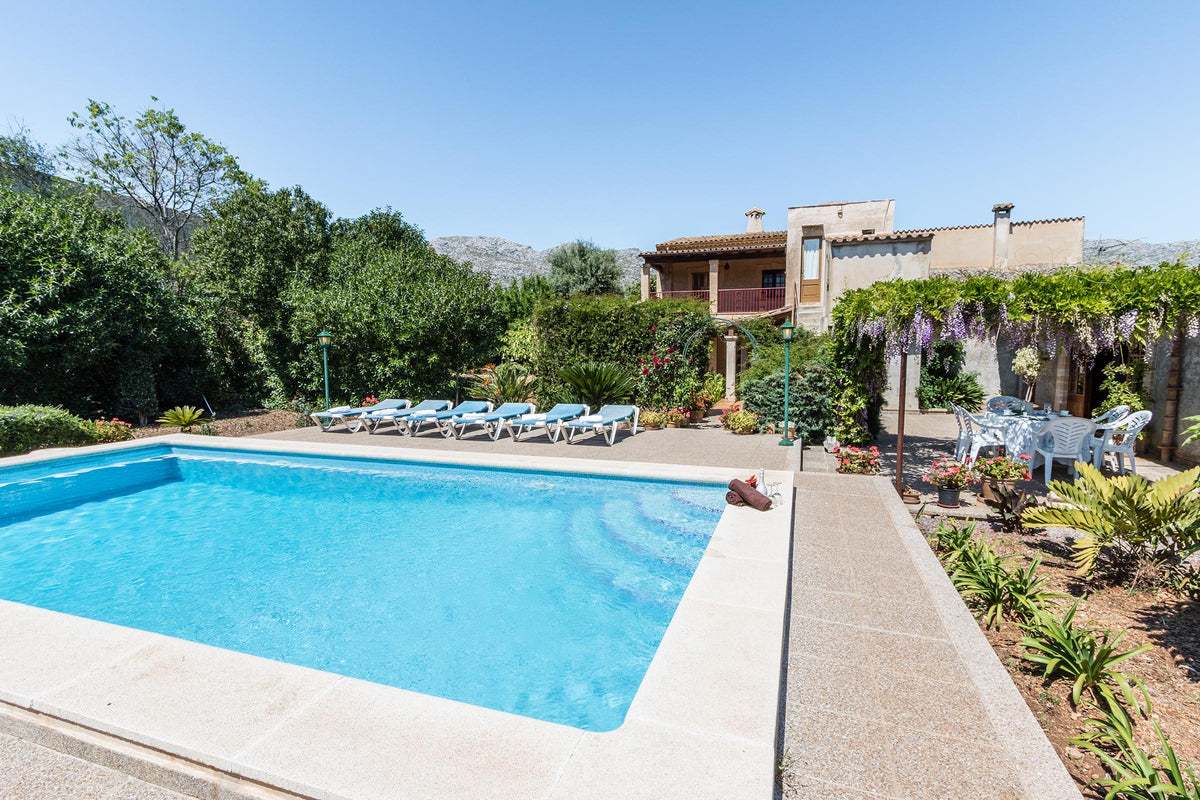Pool der Finca Es Panadet bei Pollença, Mallorca