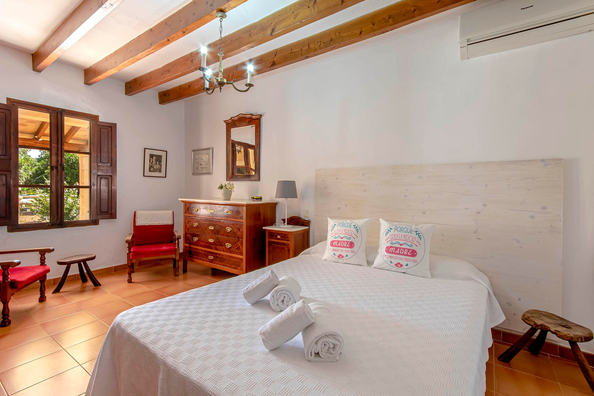 Schlafzimmer der Finca Es Panadet bei Pollença, Mallorca