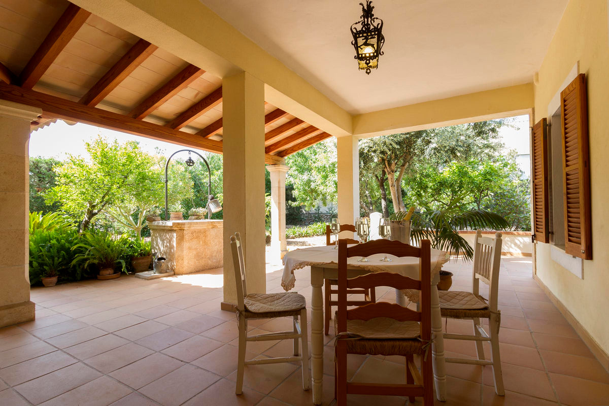 Terrasse der Finca Es Panadet bei Pollença, Mallorca
