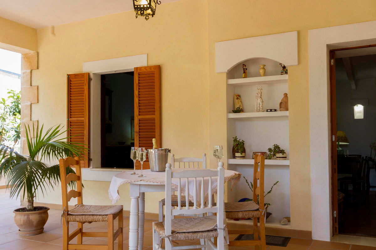 Terrasse der Finca Es Panadet bei Pollença, Mallorca