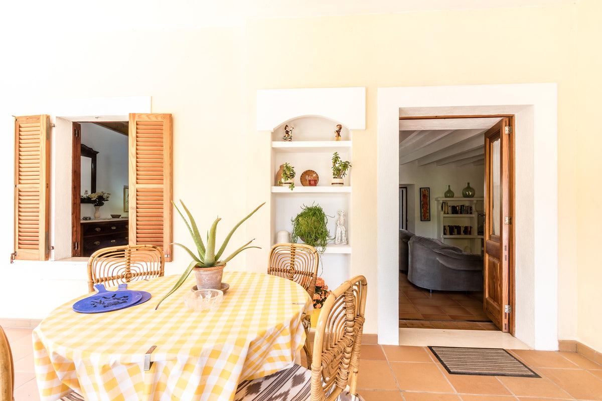 Terrasse der Finca Es Panadet bei Pollença, Mallorca