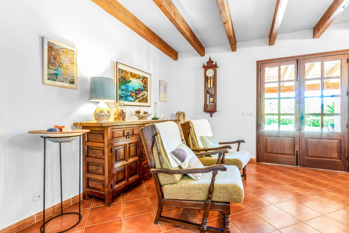 Essbereich der Finca Es Reiet bei Pollença, Mallorca