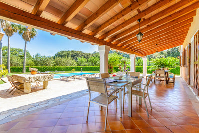 Terrasse der Finca Es Reiet bei Pollença, Mallorca