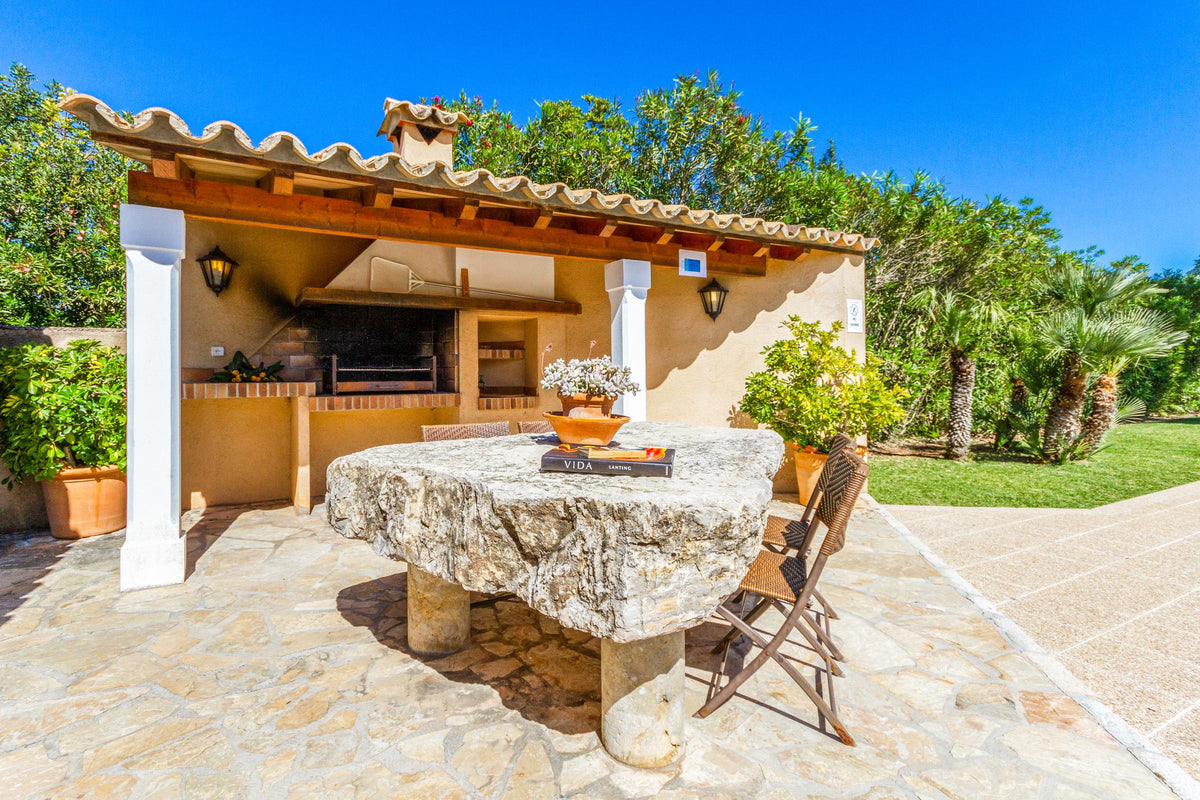 Terrasse der Finca Es Reiet bei Pollença, Mallorca