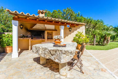 Terrasse der Finca Es Reiet bei Pollença, Mallorca