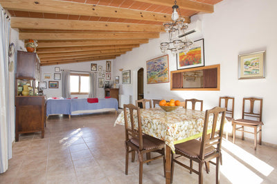 Essbereich der Finca Es Taronger bei Santanyí, Mallorca