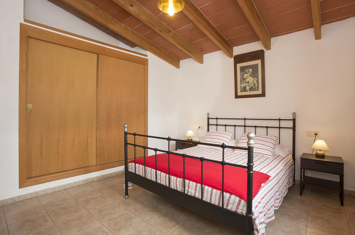Schlafzimmer der Finca Es Taronger bei Santanyí, Mallorca