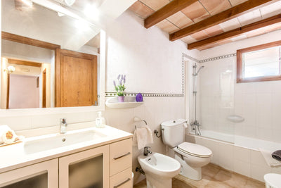 Badezimmer der Finca Fontbella bei Port de Pollença, Mallorca