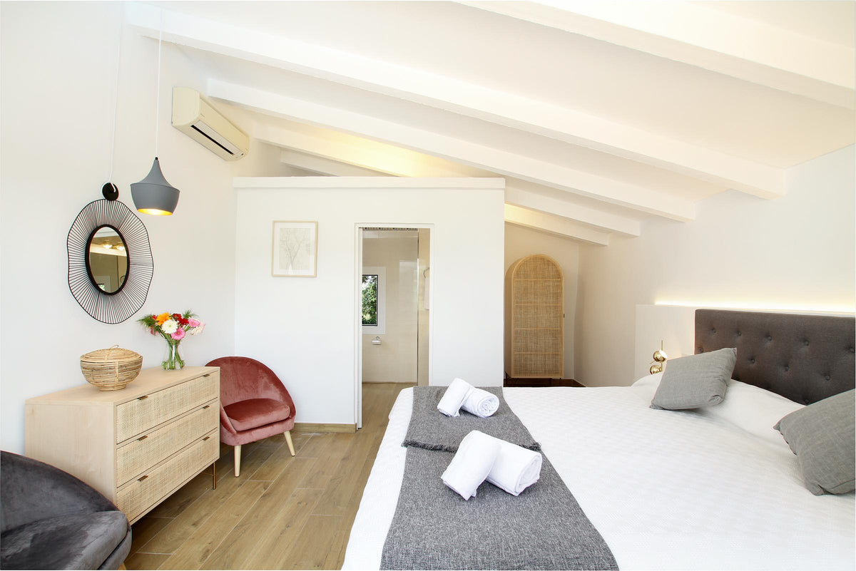 Schlafzimmer der Finca La Encina bei Pollença, Mallorca