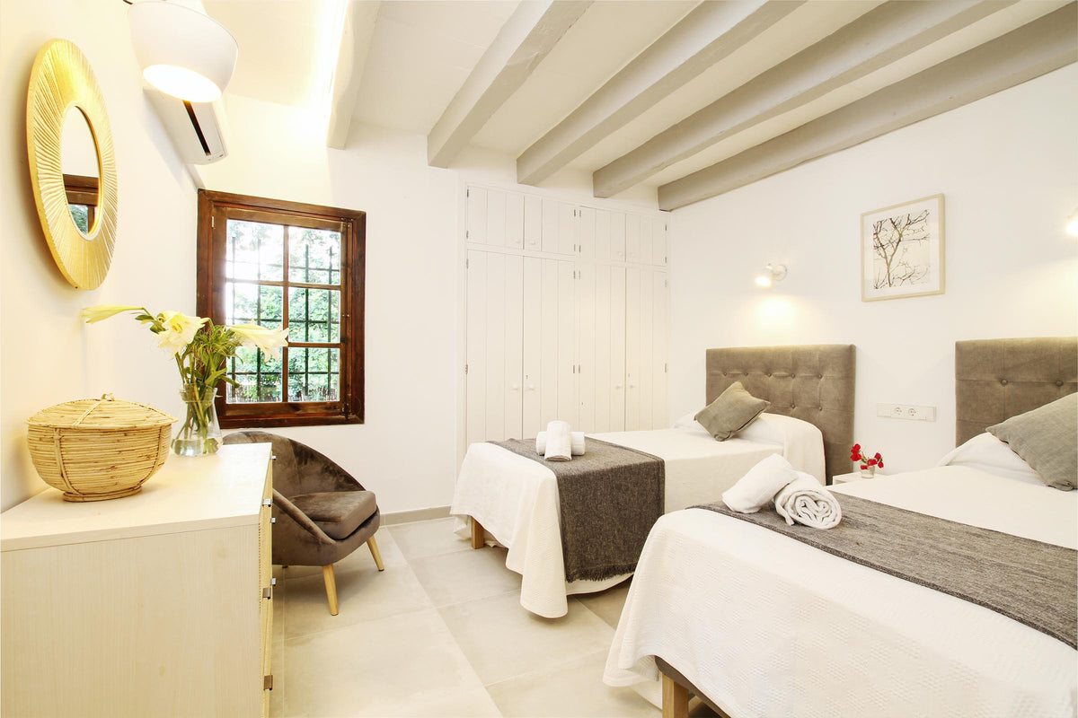 Schlafzimmer der Finca La Encina bei Pollença, Mallorca