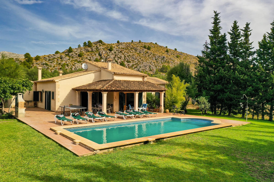 Pool der Finca Miracosta bei Pollença, Mallorca