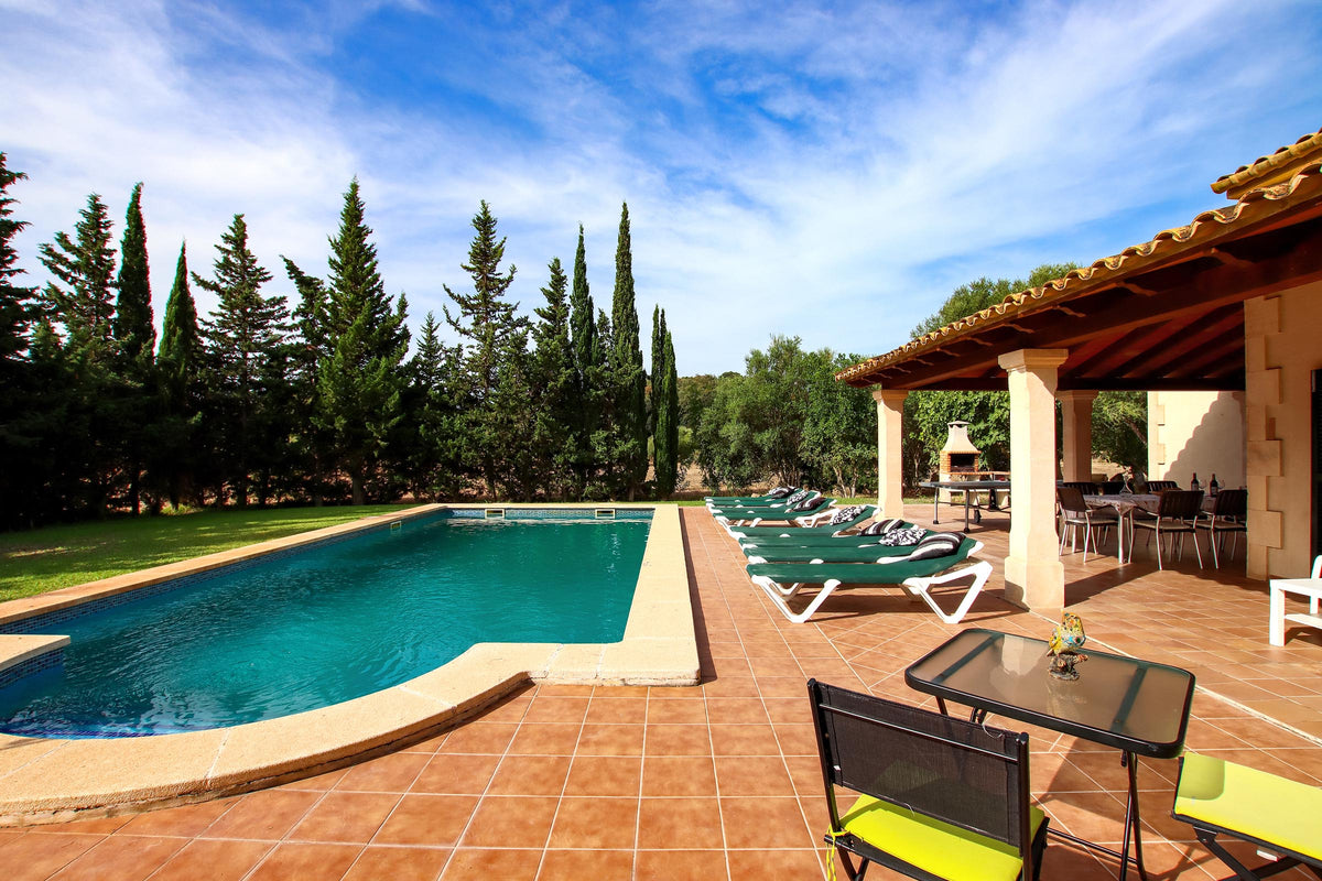 Pool der Finca Miracosta bei Pollença, Mallorca