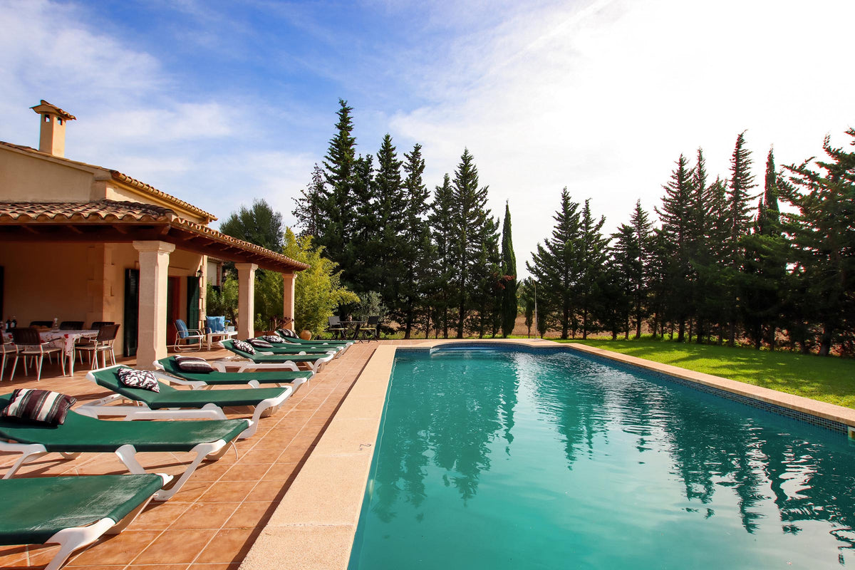 Pool der Finca Miracosta bei Pollença, Mallorca